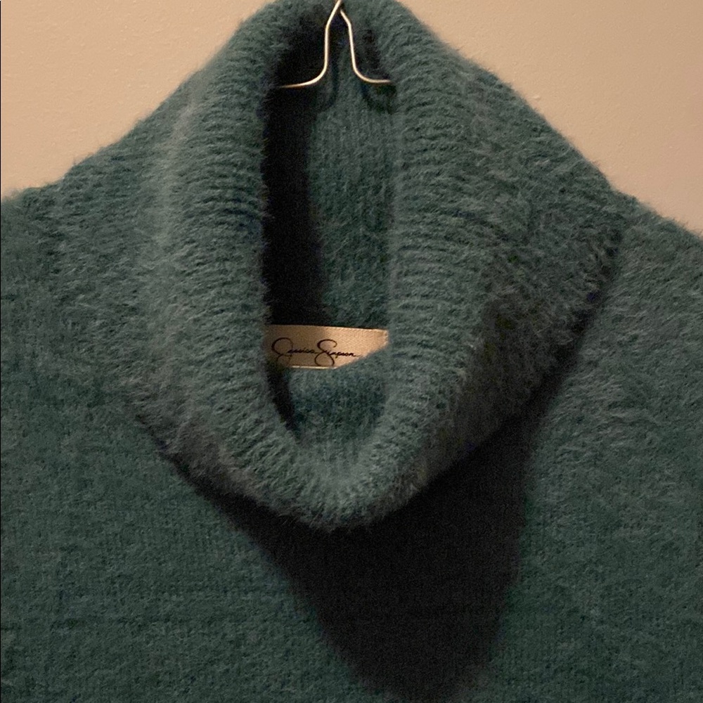 Jessica Simpson Teal sleeveless sweater